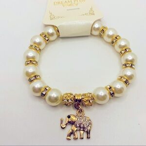 Bracelet elephant CZ faux pearls in gold tone!